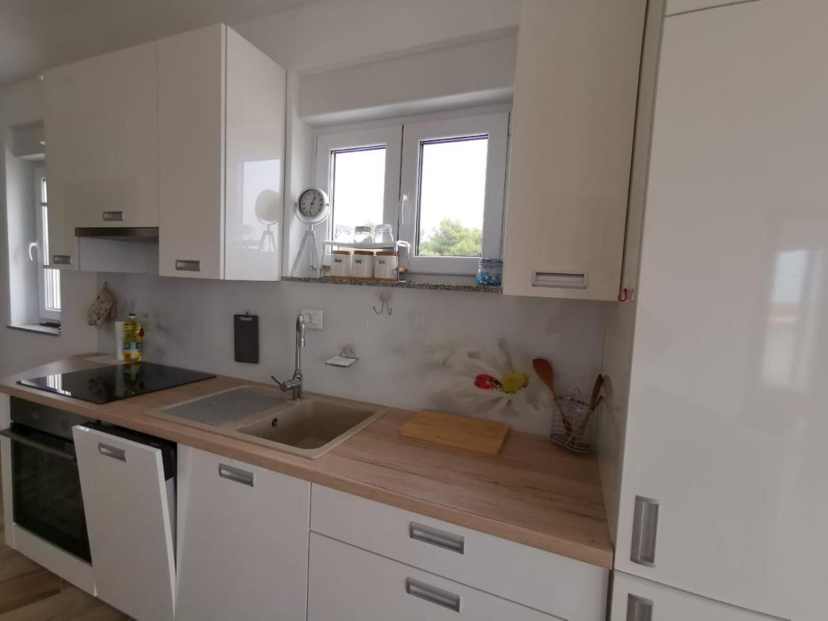 Ristovic Apartment Primosten Exterior photo
